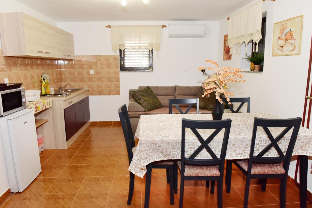 Apartman Bingo Йосипдол Екстериор снимка